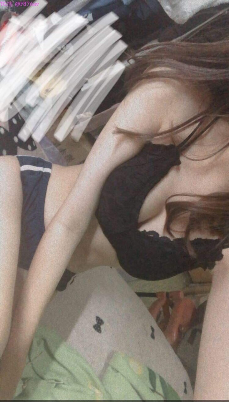 ADN-396,ADN-396 [HD] Hôn nhau trong phòng bí mật với nước bọt hòa lẫn nước bọt, phòng chủ tịch Shiromine Miyu