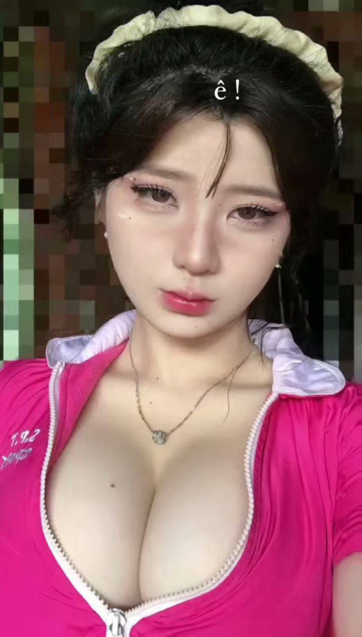 Con đĩ nhỏ la hét ở nhà là bậc thầy của nhiều ứng dụng chứng nhận